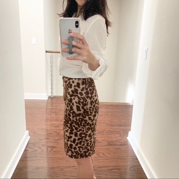 Club Monaco Leopard Pencil Satin Skirt - Picture 5 of 6